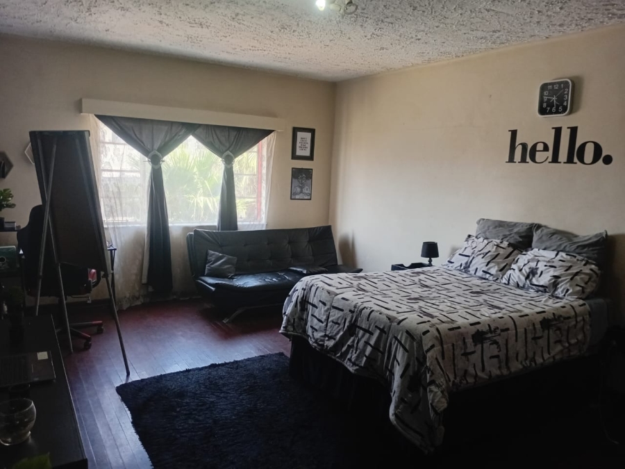 To Let 1 Bedroom Property for Rent in Quigney Eastern Cape